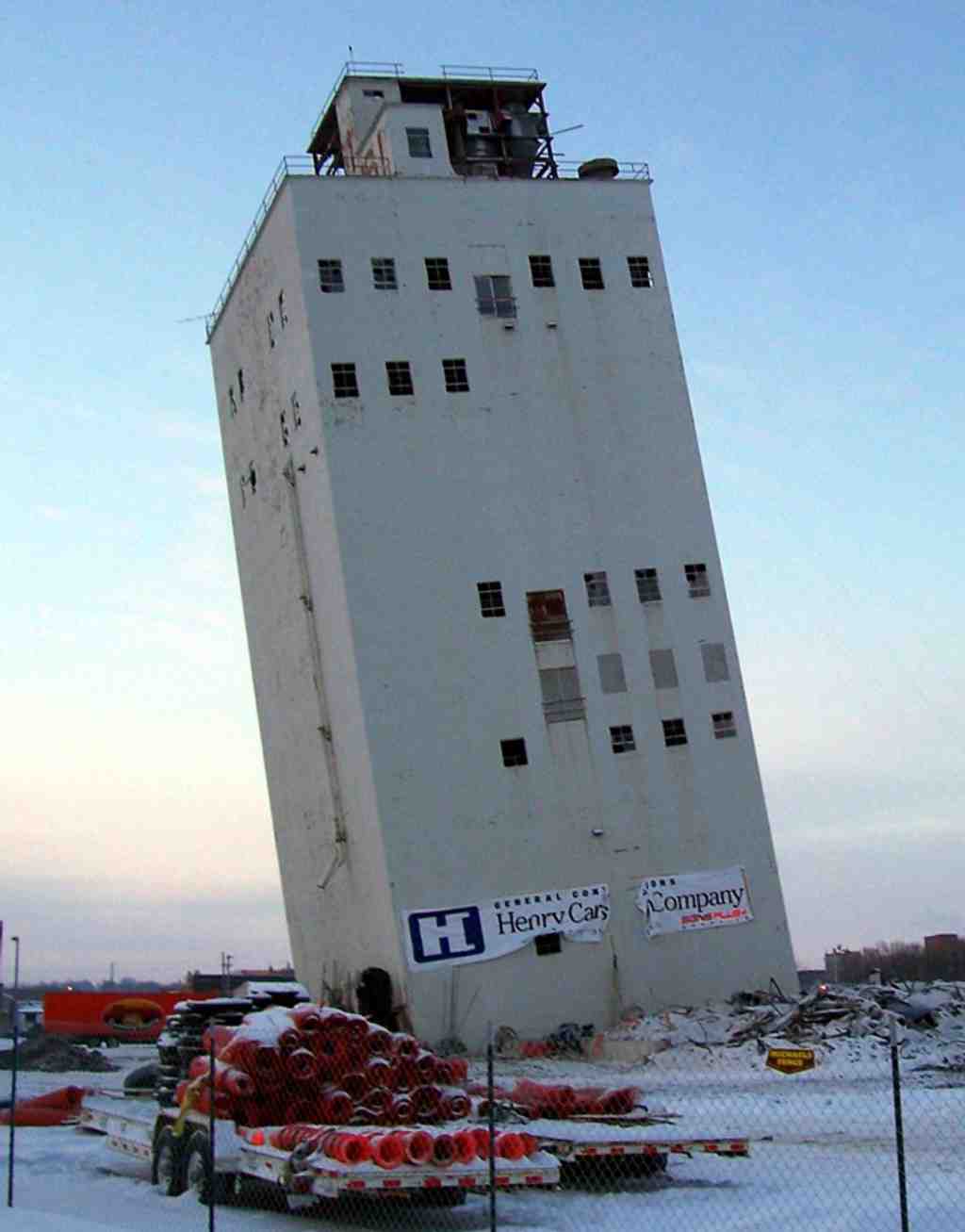Zip Feed Tower