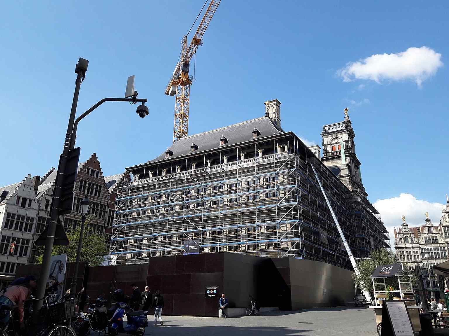 Scaffolding during the 2018 restoration documents the Schoon Verdiep conservation work that returned the City Hall to public attention.