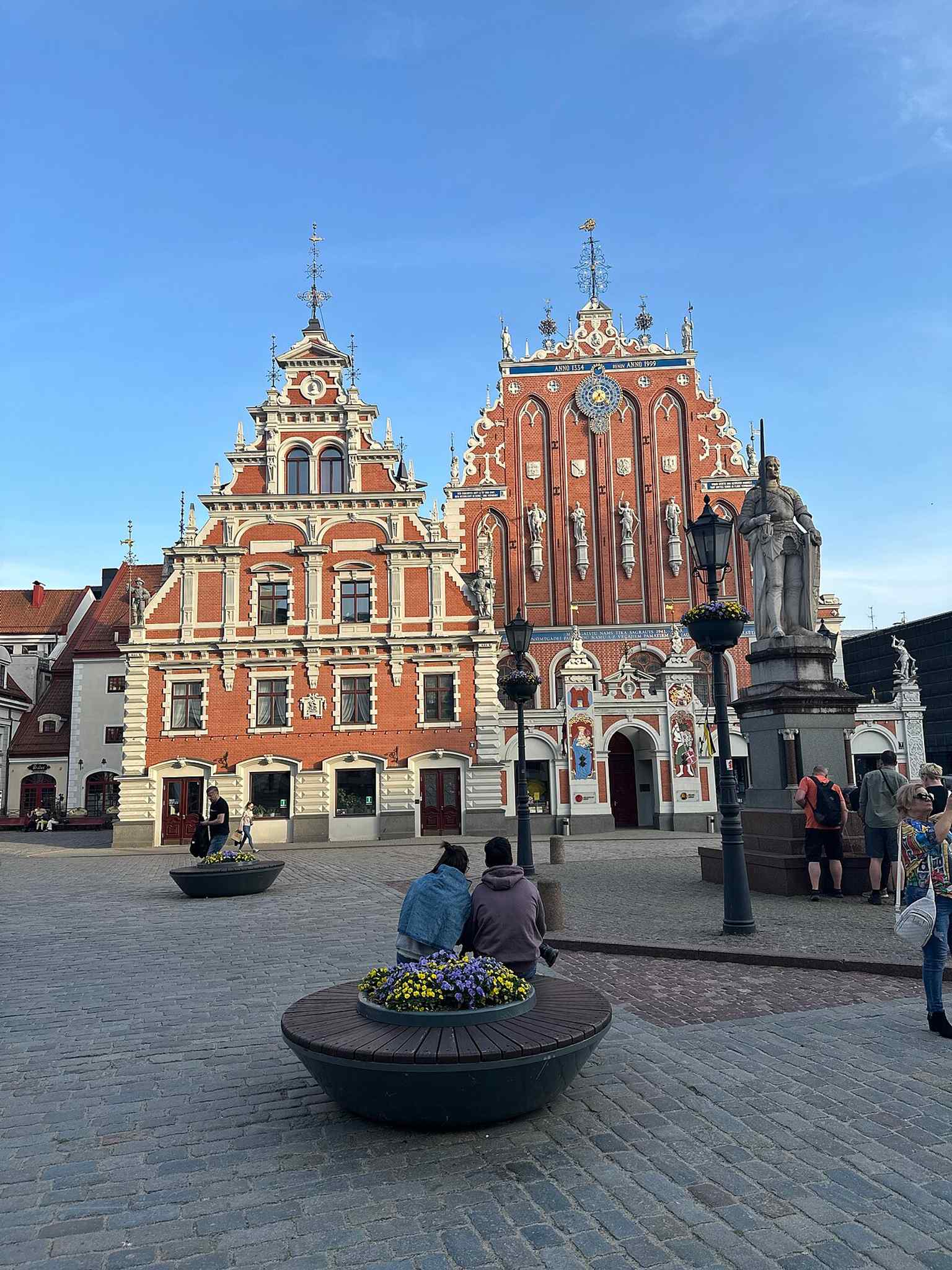 A clean daytime view of the rebuilt House of the Blackheads on Riga’s Town Hall Square, showing the landmark’s ornate Mannerist façade in its full restored form.