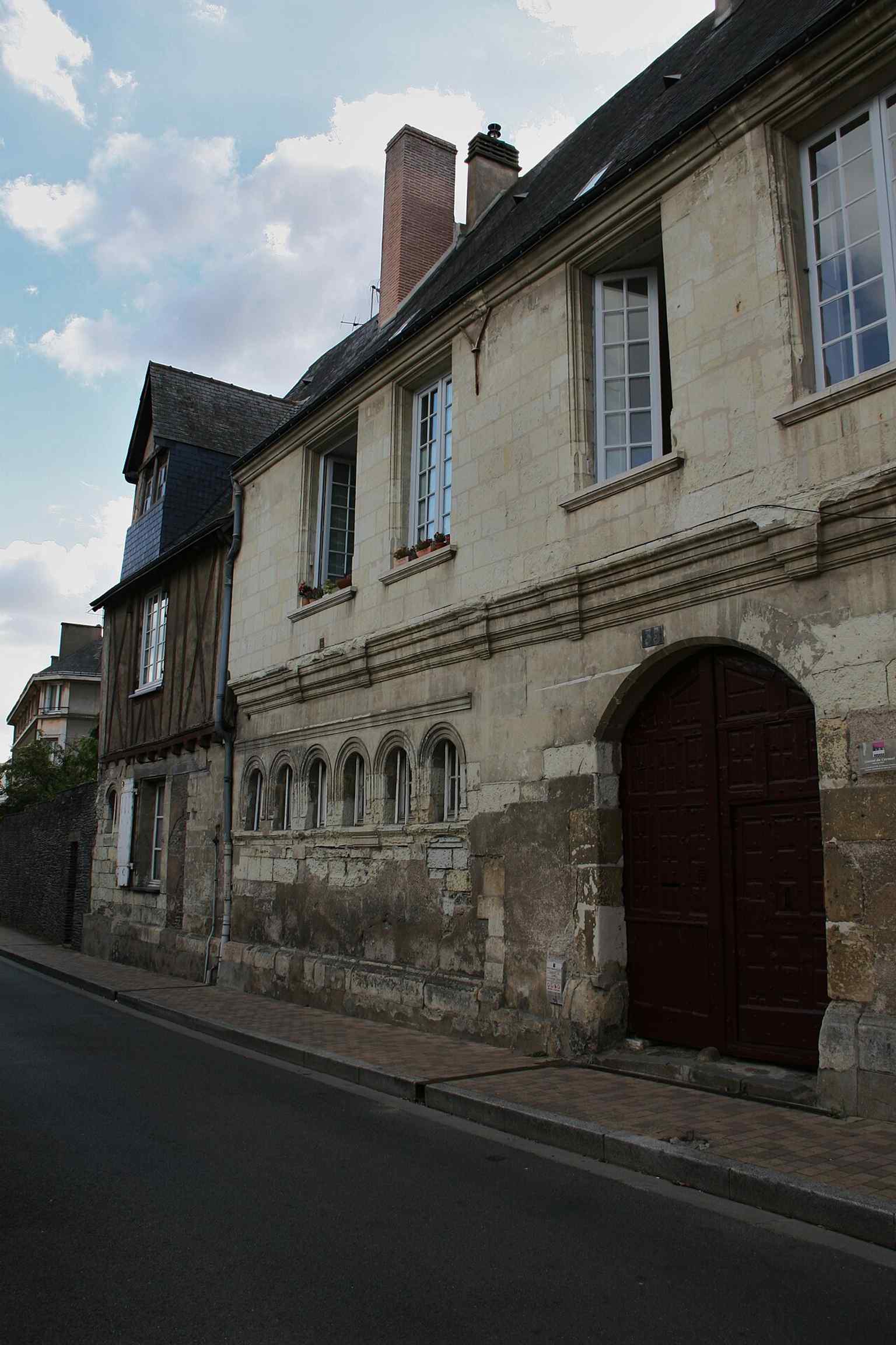The entrance to the Convent of the Carmel, located at 39 rue Lionnaise, where the community acquired the Hôtel de Puy-Gaillard in 1638.