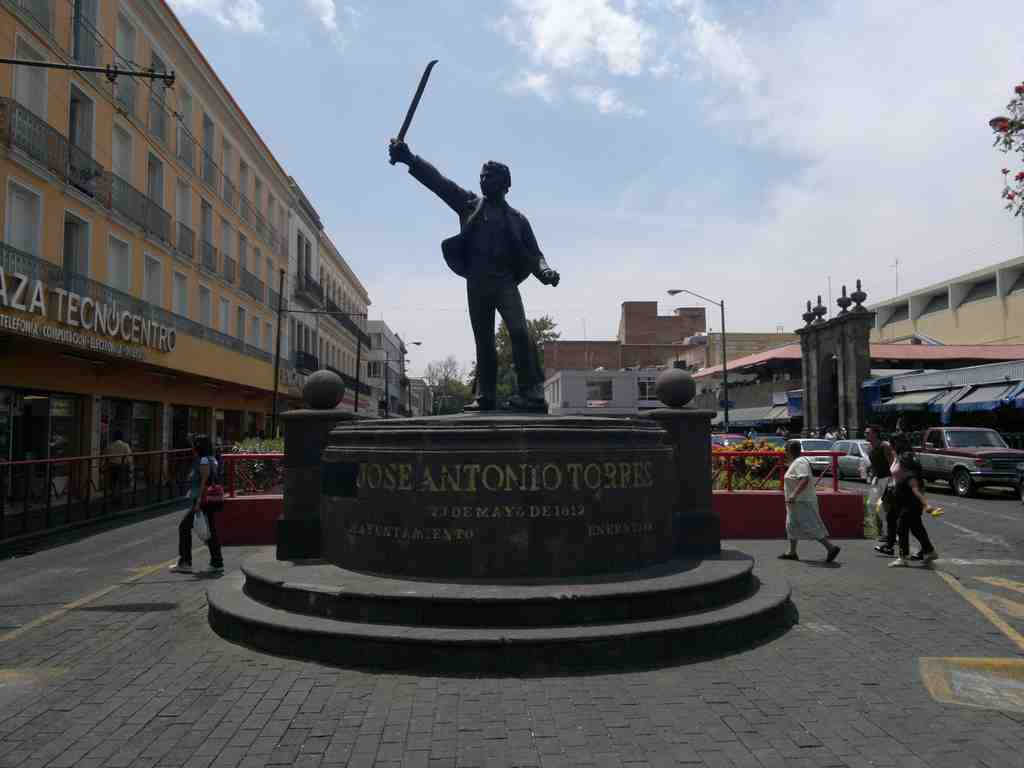 Statue of José Antonio Torres