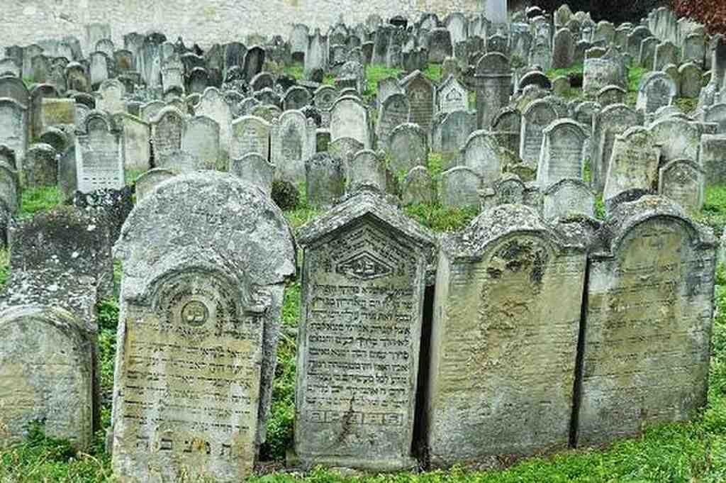 Jewish Cemetery Eisenstadt (old)