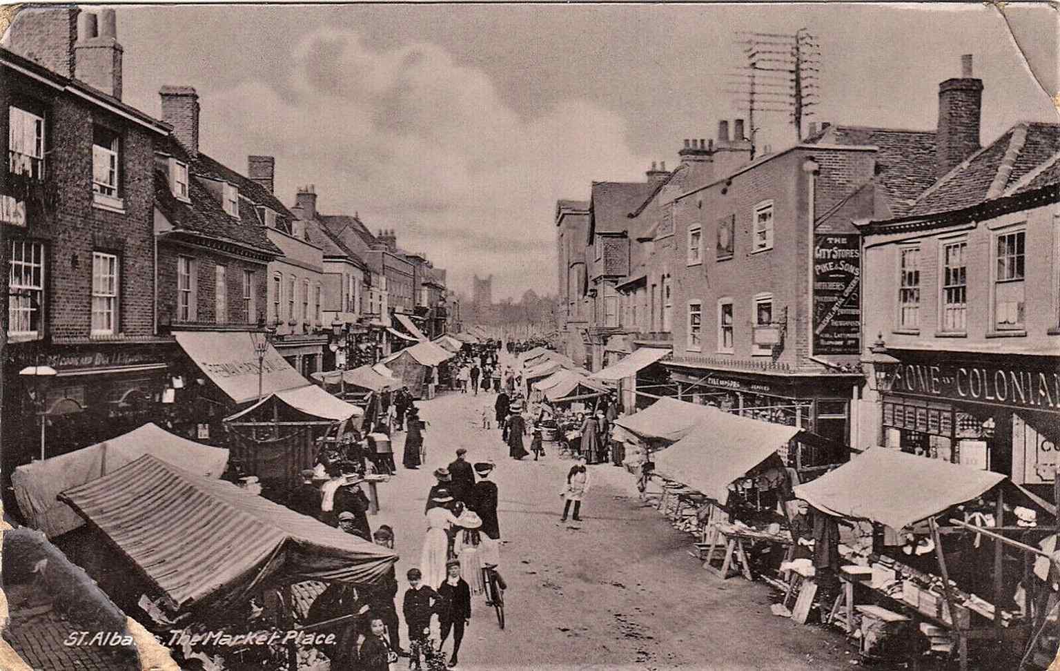 Market Place in 1915, looking toward St Peter’s Church — this is the old street market on its original site beside the abbey approaches.