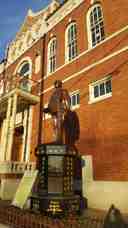 Statue of Sun Yat-sen