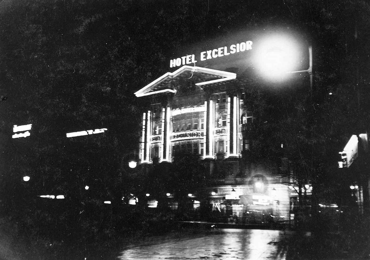 The Excelsior in 1929, when it had become a vast luxury hotel linked directly to the station by its famous underground passage.