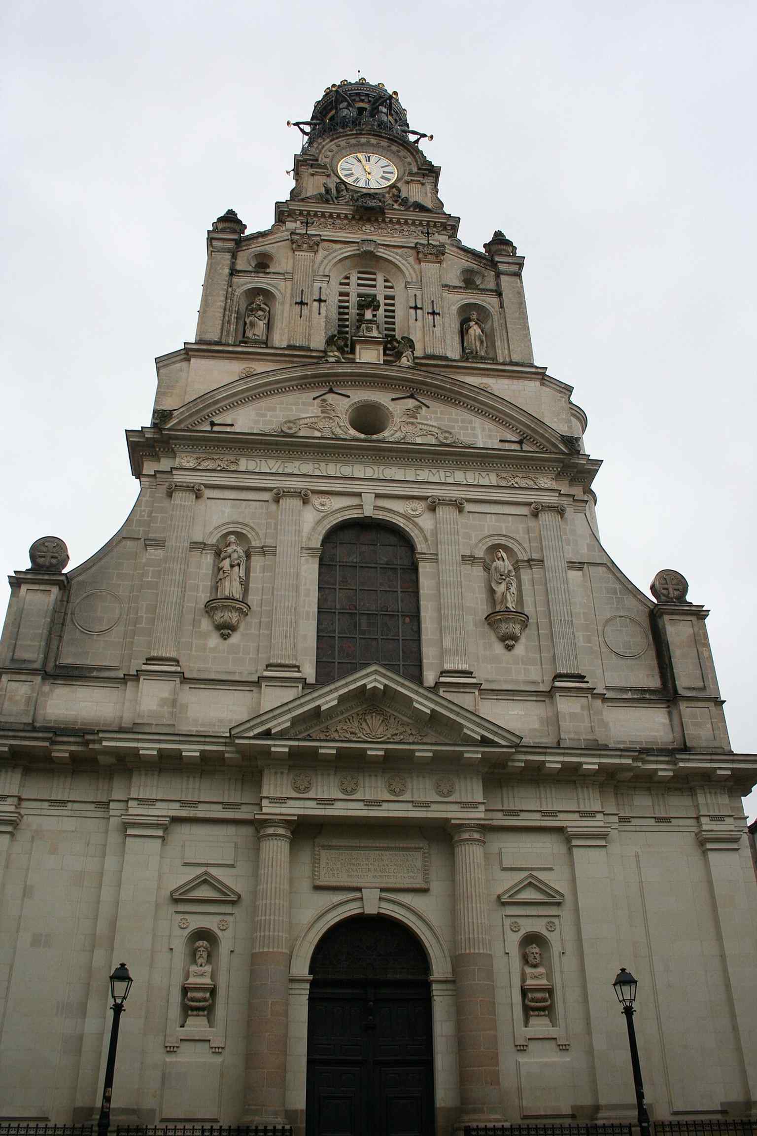 A wide exterior view that helps establish the church’s overall silhouette and its prominent place in the city center.
