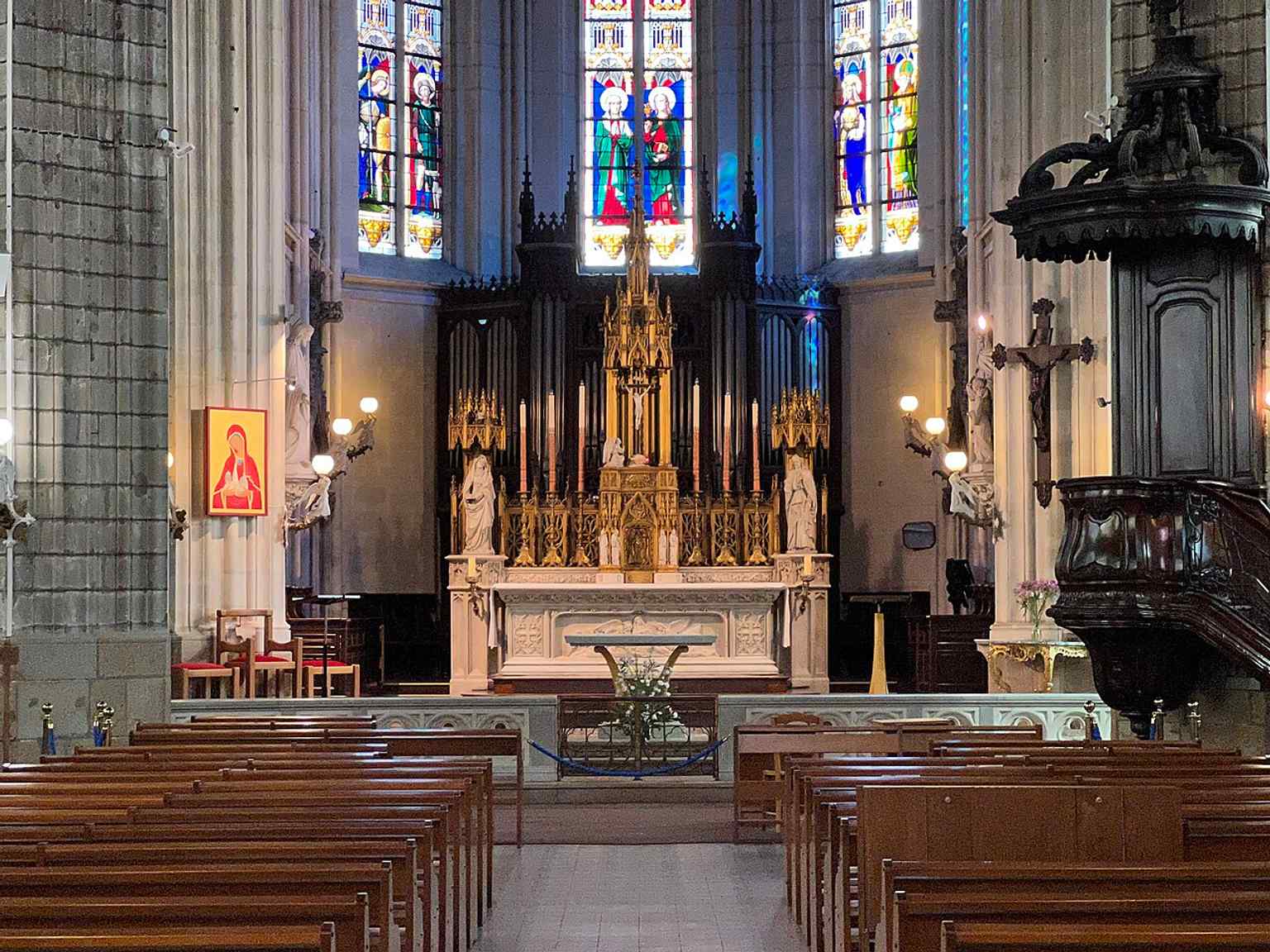 Another recent interior angle, useful for covering the sanctuary and side chapels without repeating the same viewpoint.