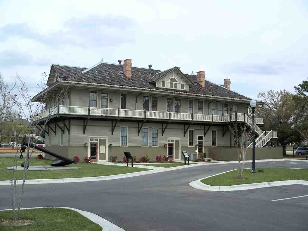 L & N Marine Terminal Building