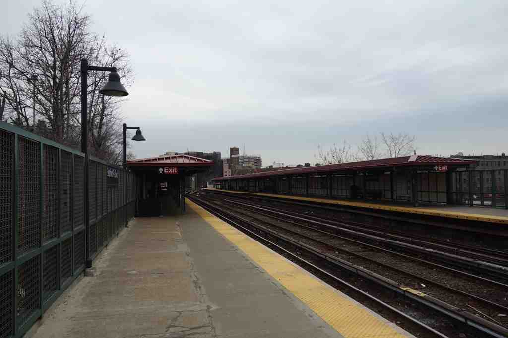 Bedford Park Boulevard–Lehman College station