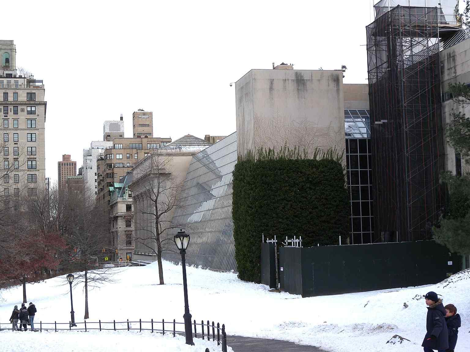The museum’s north side in winter, giving a sense of the wing’s placement beside the original Met building.