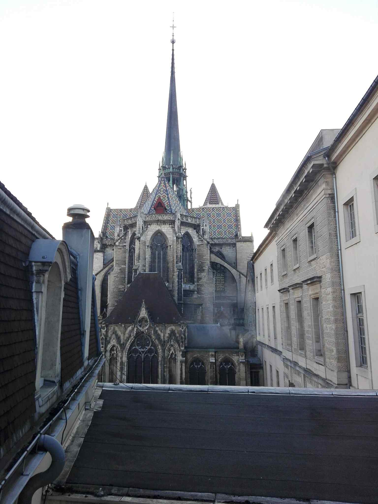 Another contemporary exterior perspective of the cathedral, highlighting its significant presence in Dijon.