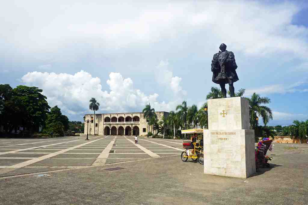 Plaza de la Hispanidad or Spain