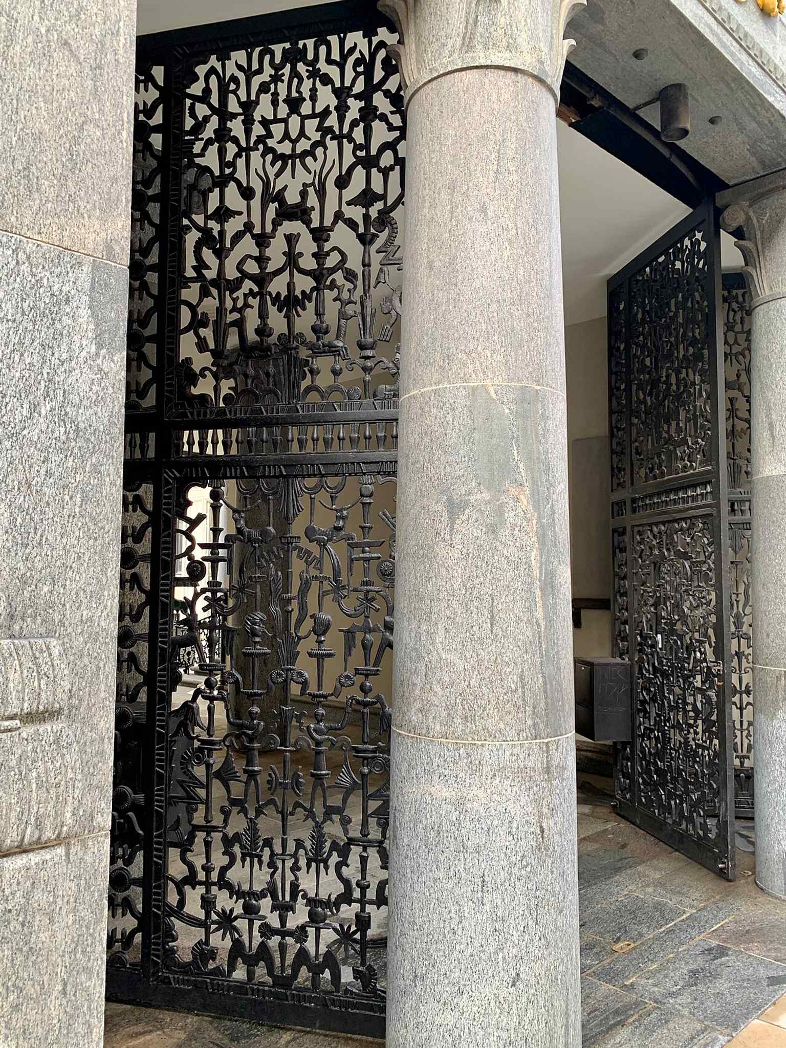 The magnificent wrought-iron gates at the main portico, leading from Västra Trädgårdsgatan, were custom-designed by Gustaf Cederwall and Robert Hult.