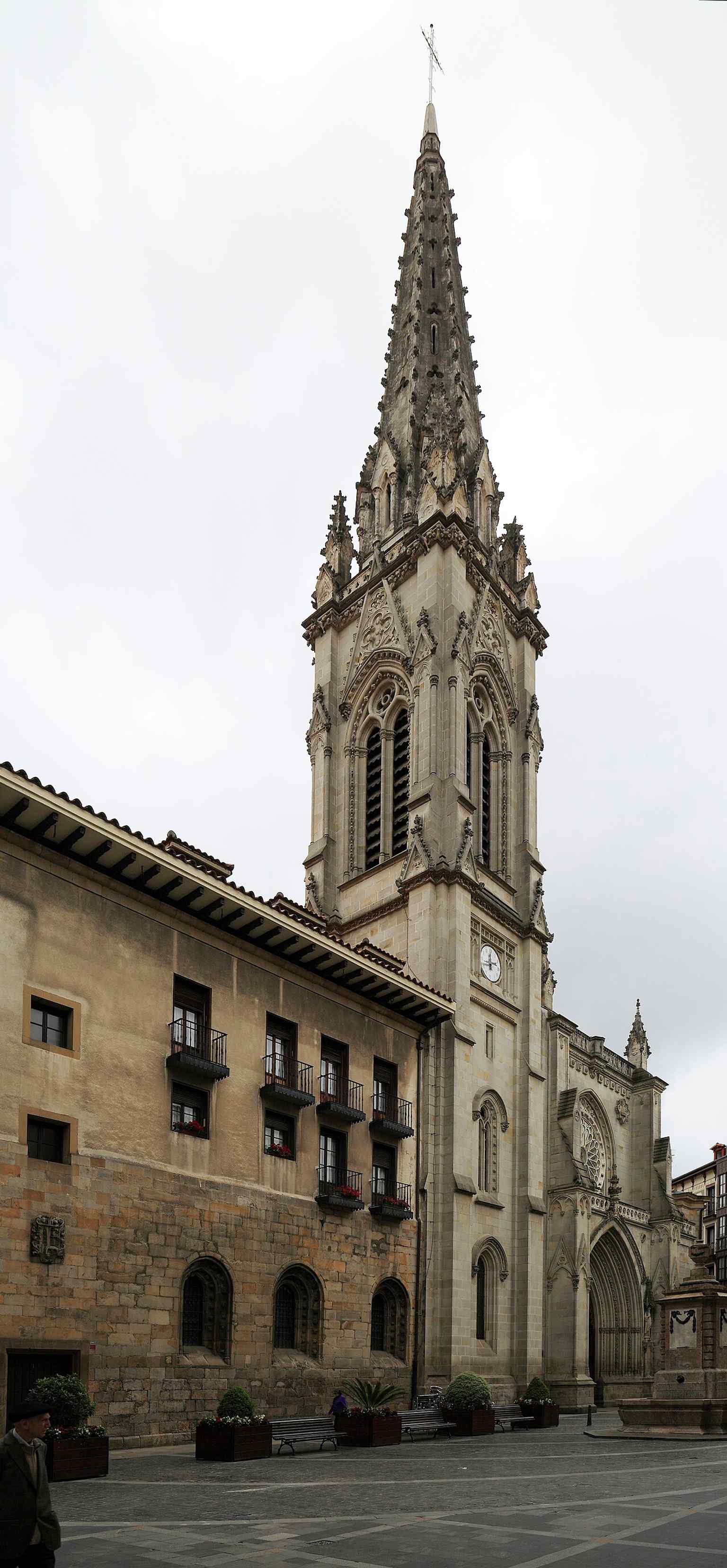 A wider view of the cathedral’s west side, showing how the church is tightly embedded in the old town around the Basilica of Santiago.