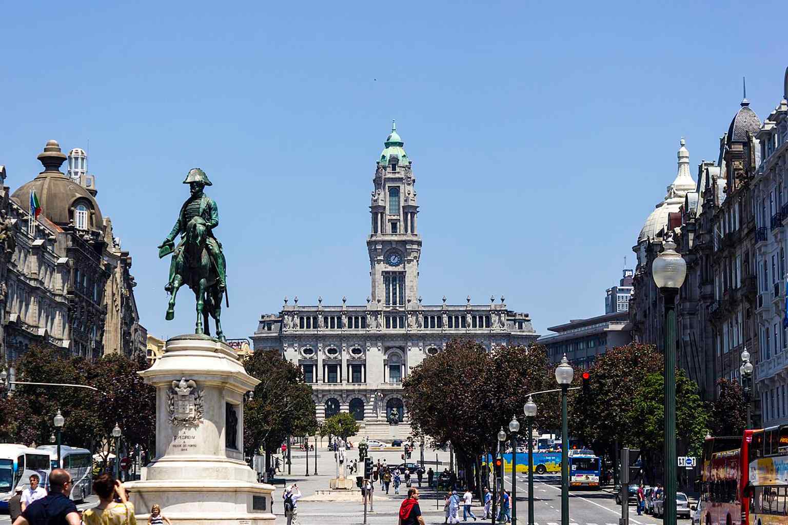 A clear view of Liberty Square in Porto, the historic civic heart of the city where the equestrian statue of D. Pedro IV anchors the square.