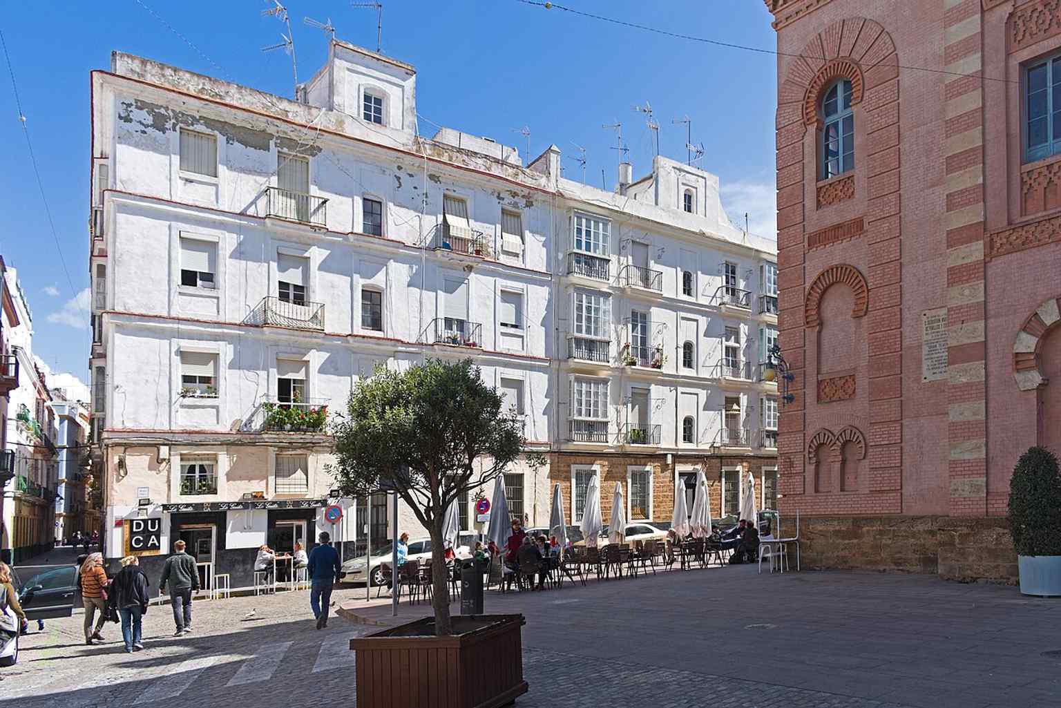 A wider view from Plaza de Falla, the square in front of the theater where centenary projections and public events have taken place.