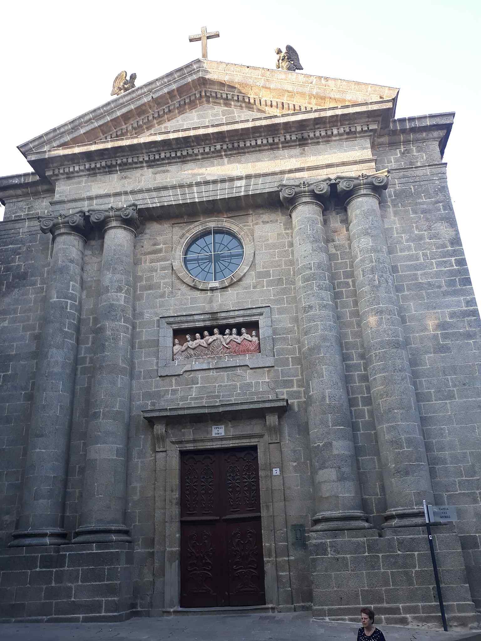 This exterior view showcases the Chapel of Souls, whose facade was constructed later after the Cofradía purchased and demolished a block of houses to improve its visibility.