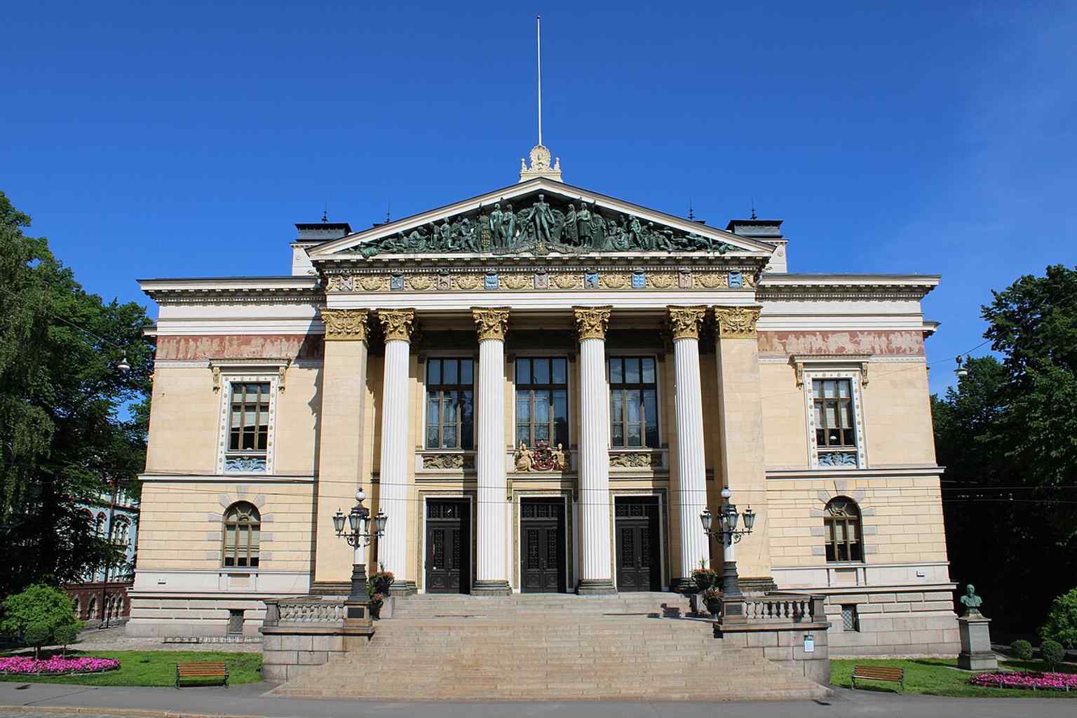 A clear modern facade view of the House of the Estates, showing the dignified neoclassical frontage that once hosted Finland’s estate-based parliament.
