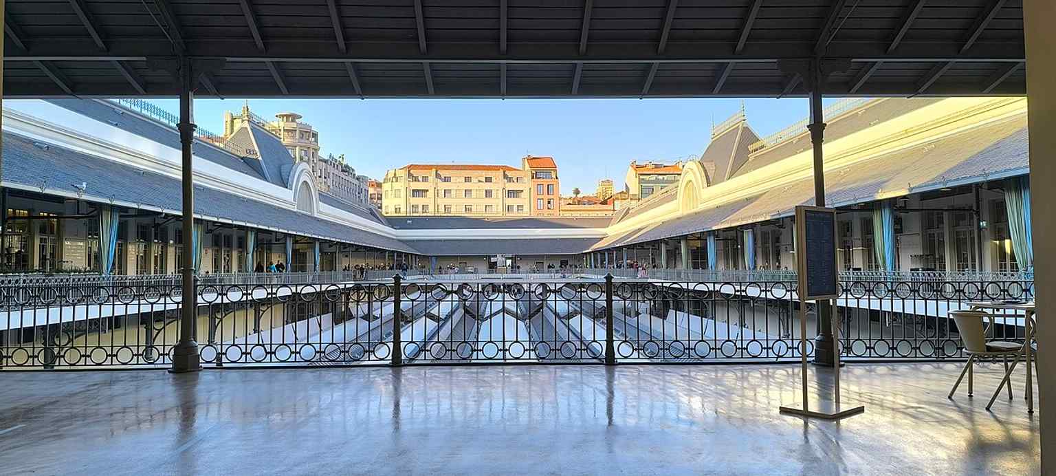 Bolhão Market from the street, highlighting the restored public face of a building that has been a Porto landmark since 1914.