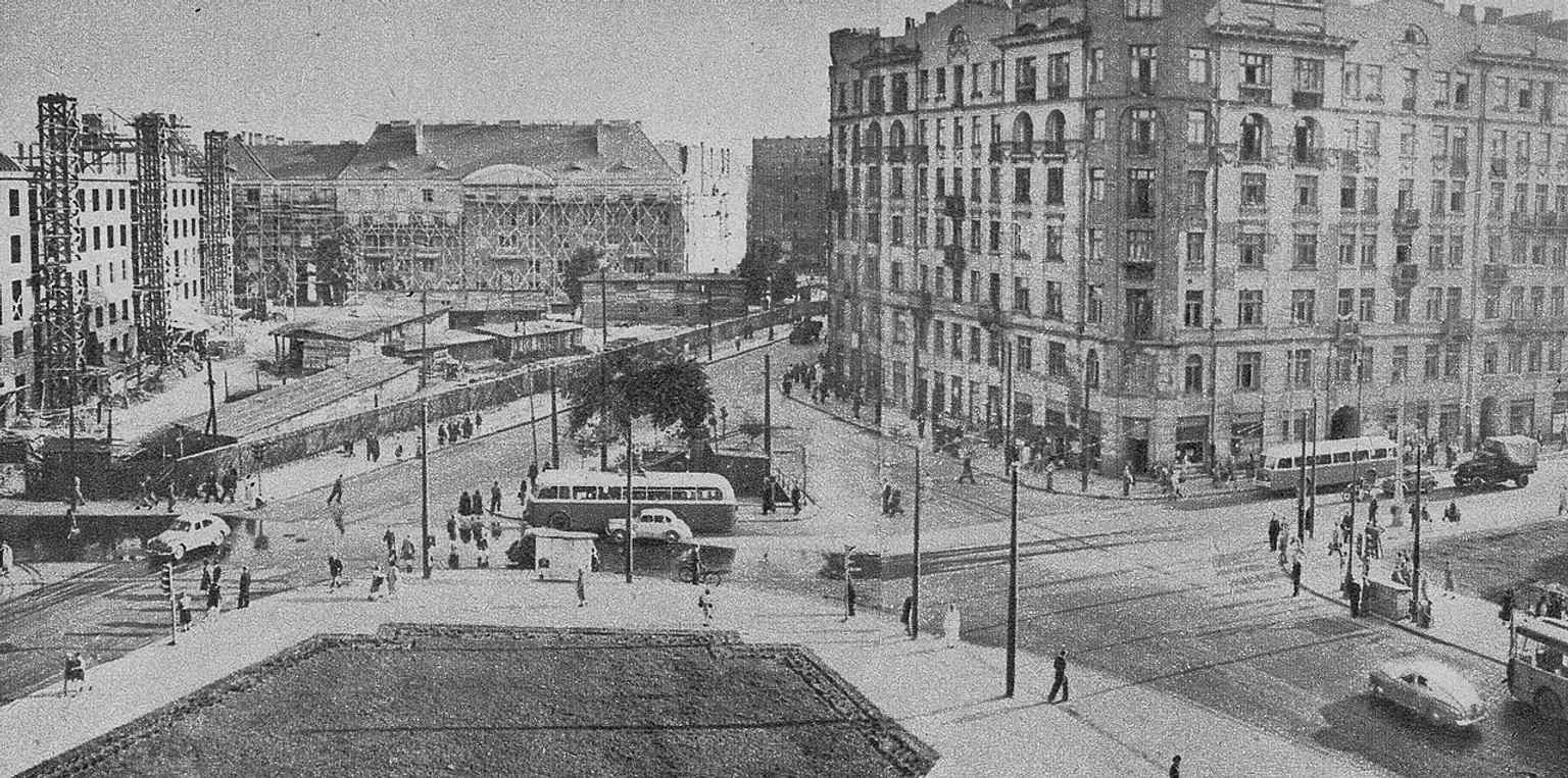 The Mokotowska–Krucza–Piękna junction in 1954, documenting the postwar streetscape after the destruction of World War II.