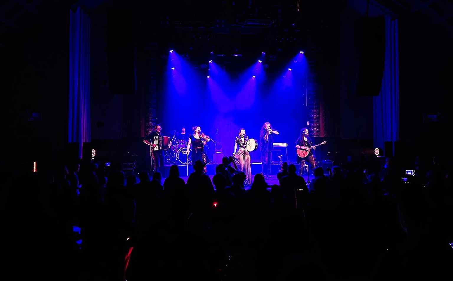 A live concert at Luxor Live, illustrating the building’s current life as Arnhem’s municipal pop venue.
