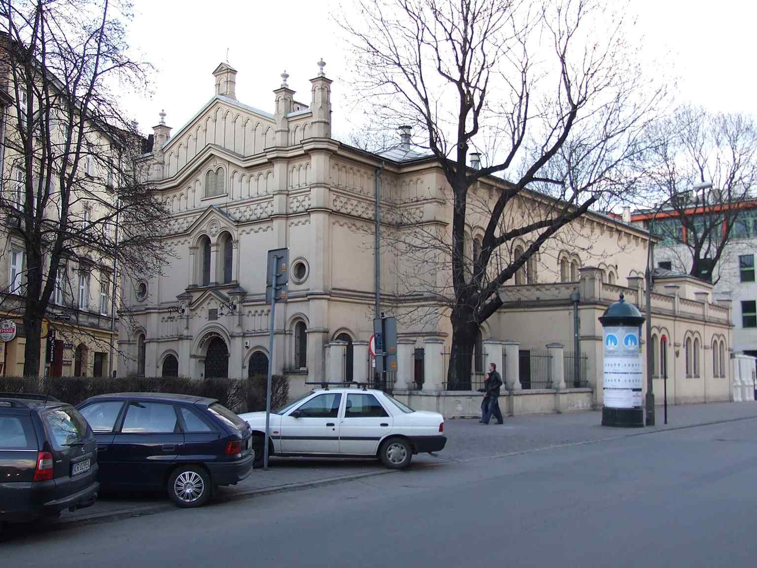 A 2008 view of Tempel Synagogue in Kazimierz, useful as a modern historical record of the building’s exterior after restoration.