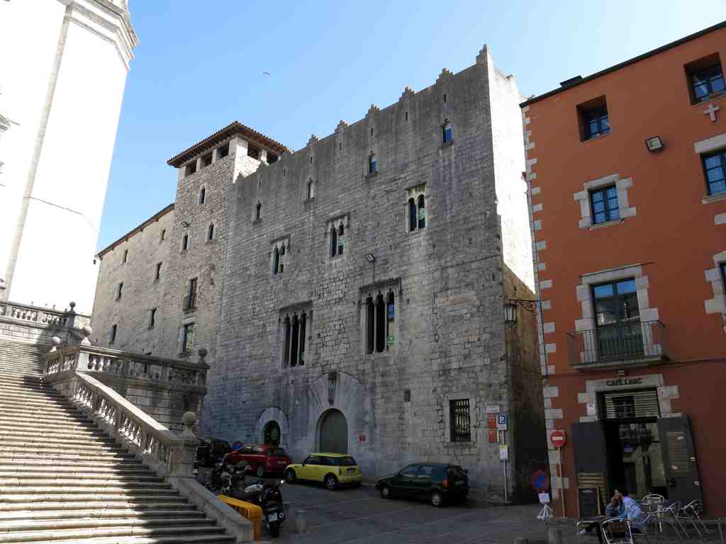 Pia Almoina Building