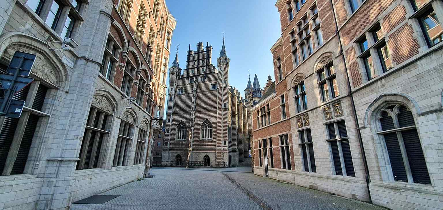 Vorderansicht der ehemaligen Fleischhalle, dem Zunfthaus aus dem 16. Jahrhundert, das später zum Museum Vleeshuis wurde.