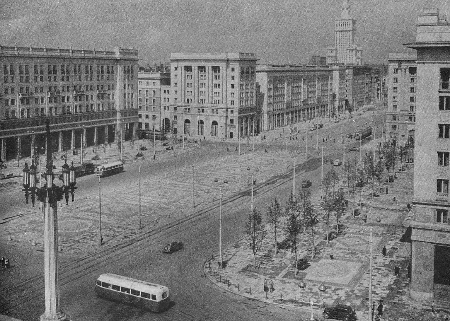 A 1950s view of the square before completion, showing how the new axis of Marszałkowska replaced older city fabric.