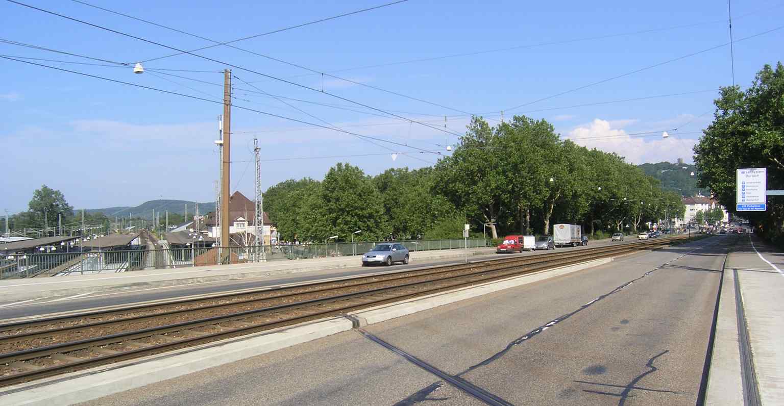 This image captures the Durlacher Allee near the Durlach train station, showing the road connecting to the Bundesautobahn 5 and Rheintalbahn via bridges constructed as part of a major redesign in 1937.
