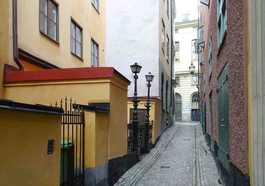 The alley of the spectrum
