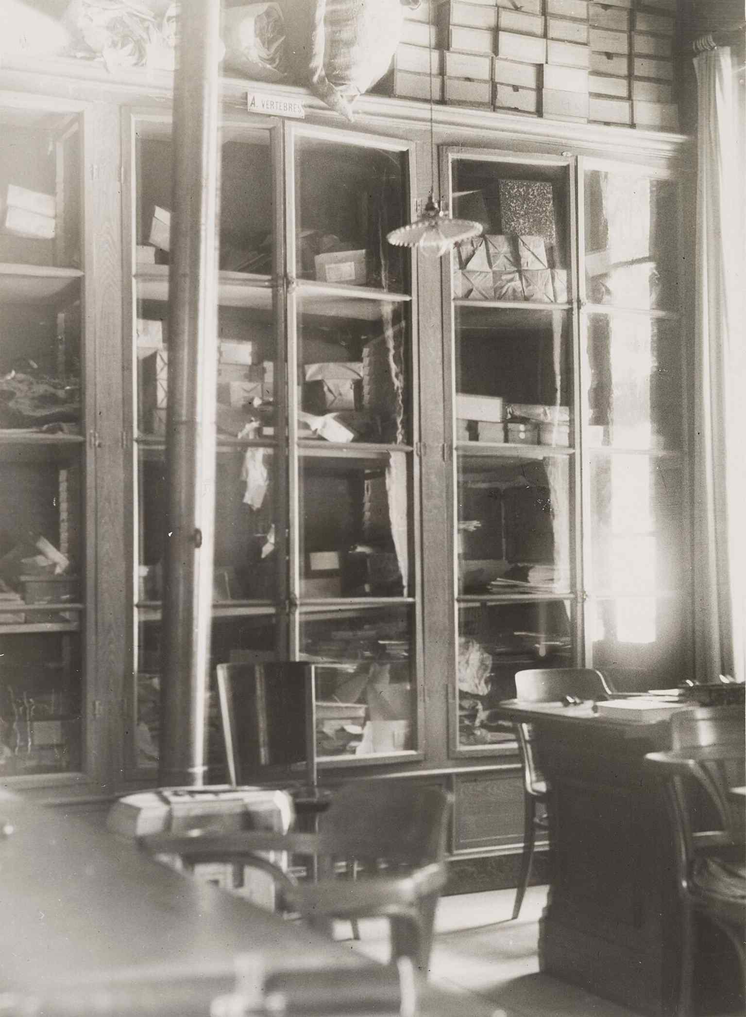 A wartime reading room in Clermont-Ferrand — proof that the BNU remained a working research library even in exile.