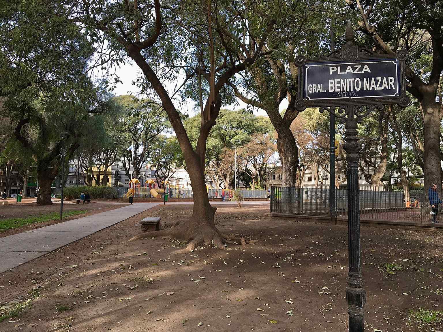 This general view of Plaza Benito Nazar showcases the 'garden-style' public walk, a victory for residents who advocated for lush vegetation over an initial plan for a football field.