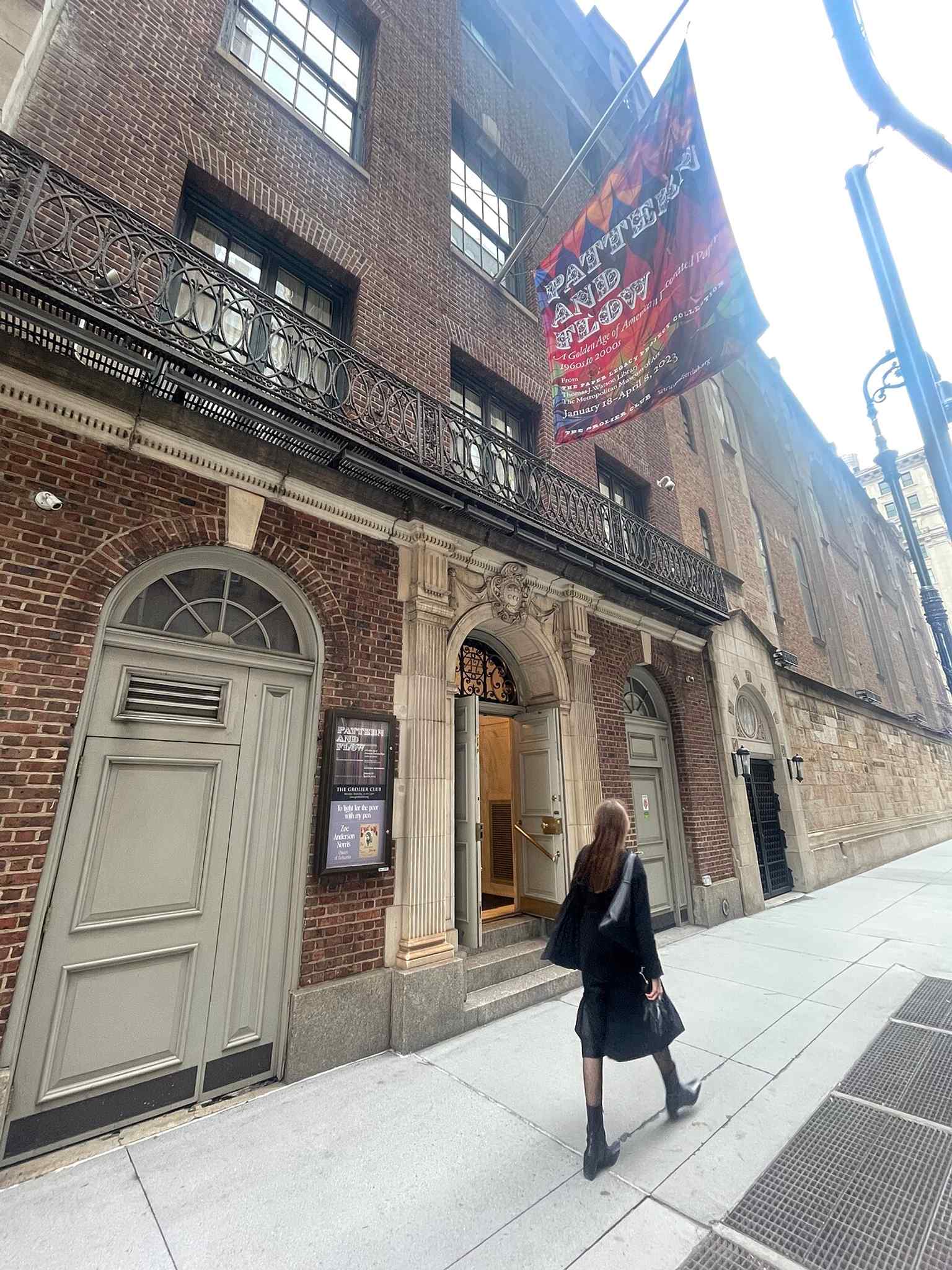 A street-level view outside the Grolier Club on 60th Street, where the club’s building has been part of New York’s book history since 1917.