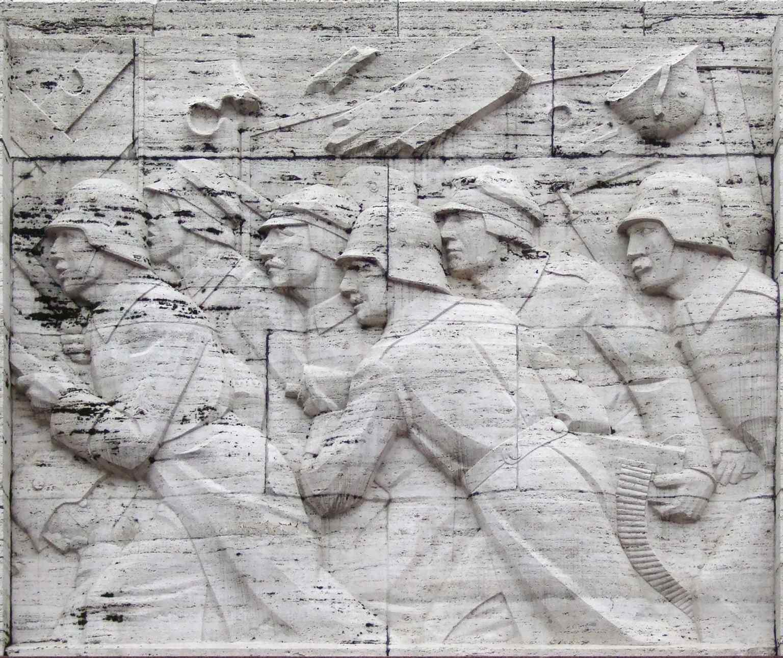 The relief showing the battle against Bermont’s forces recalls a decisive moment in the Latvian War of Independence.