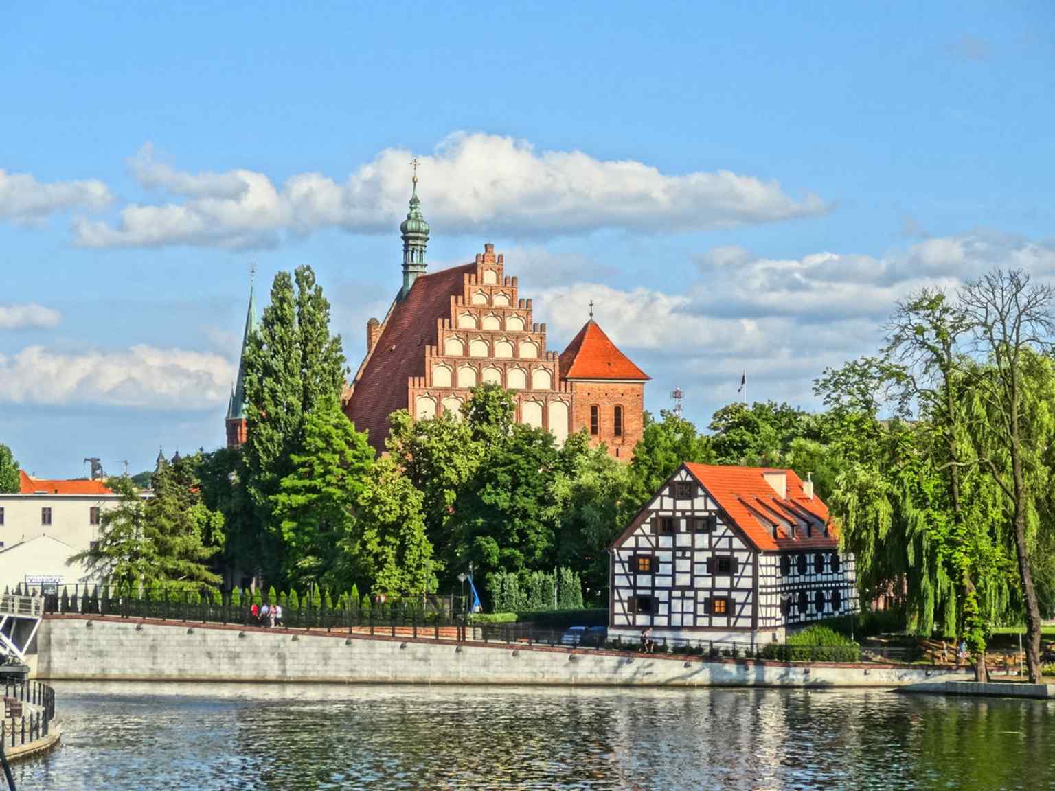 The cathedral seen from the Mill Island embankment, showing how closely this medieval church is tied to Bydgoszcz’s riverside landscape.