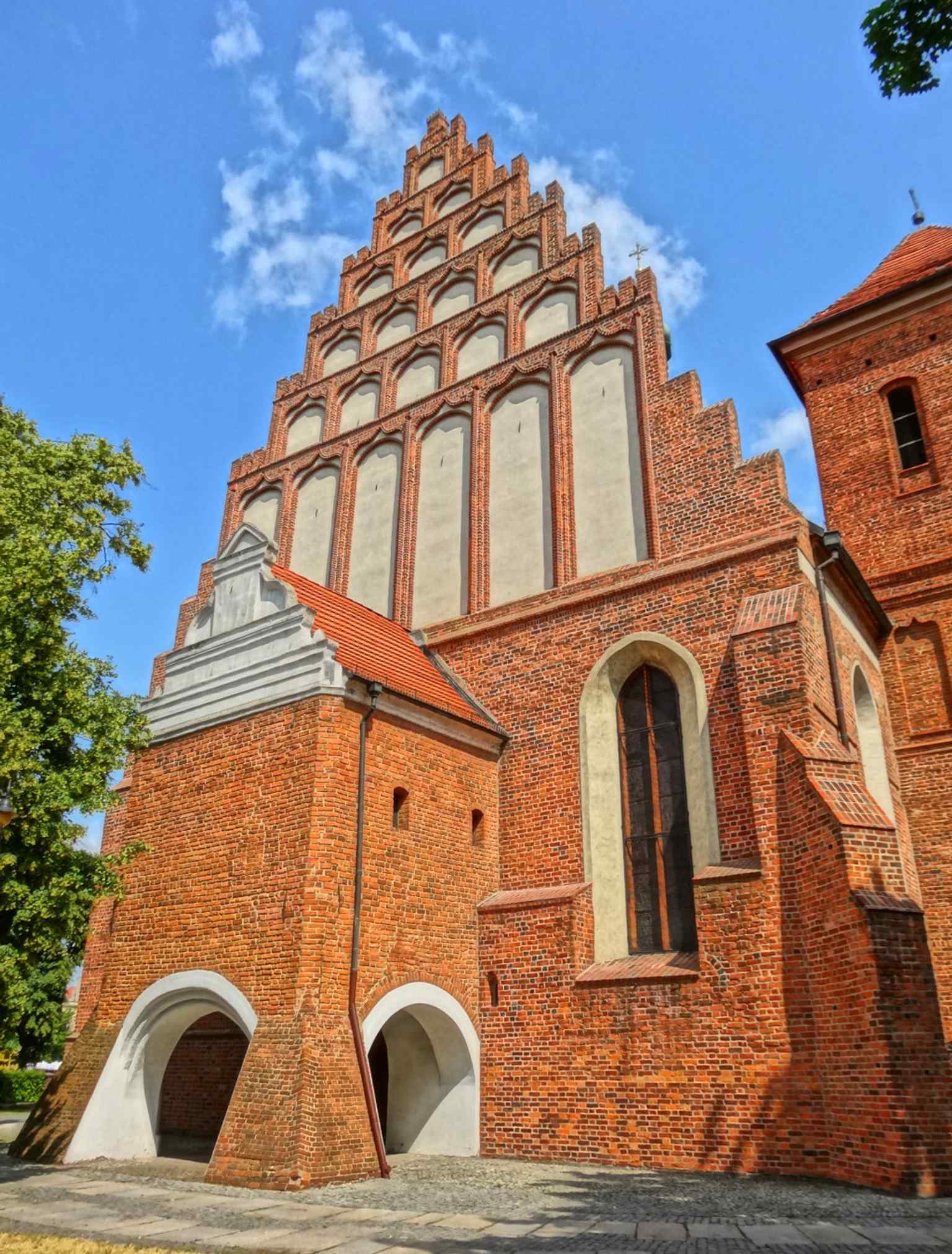 The western Gothic gables and stepped brick silhouette, key features of the cathedral’s late-medieval architecture.