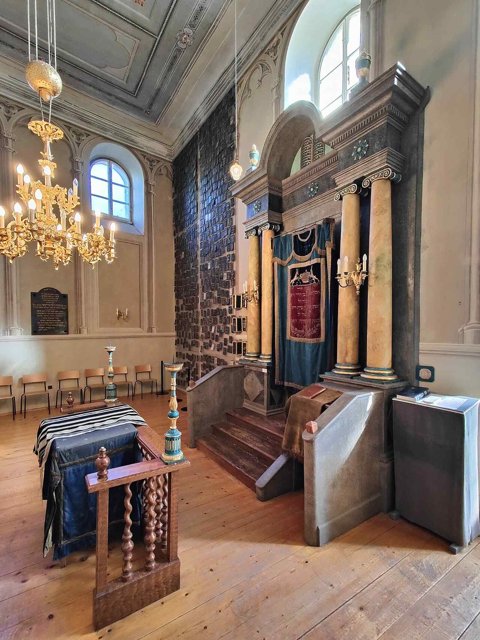 Inside the private synagogue of the Wertheimerhaus, where the historic prayer room still survives as a living memorial space.