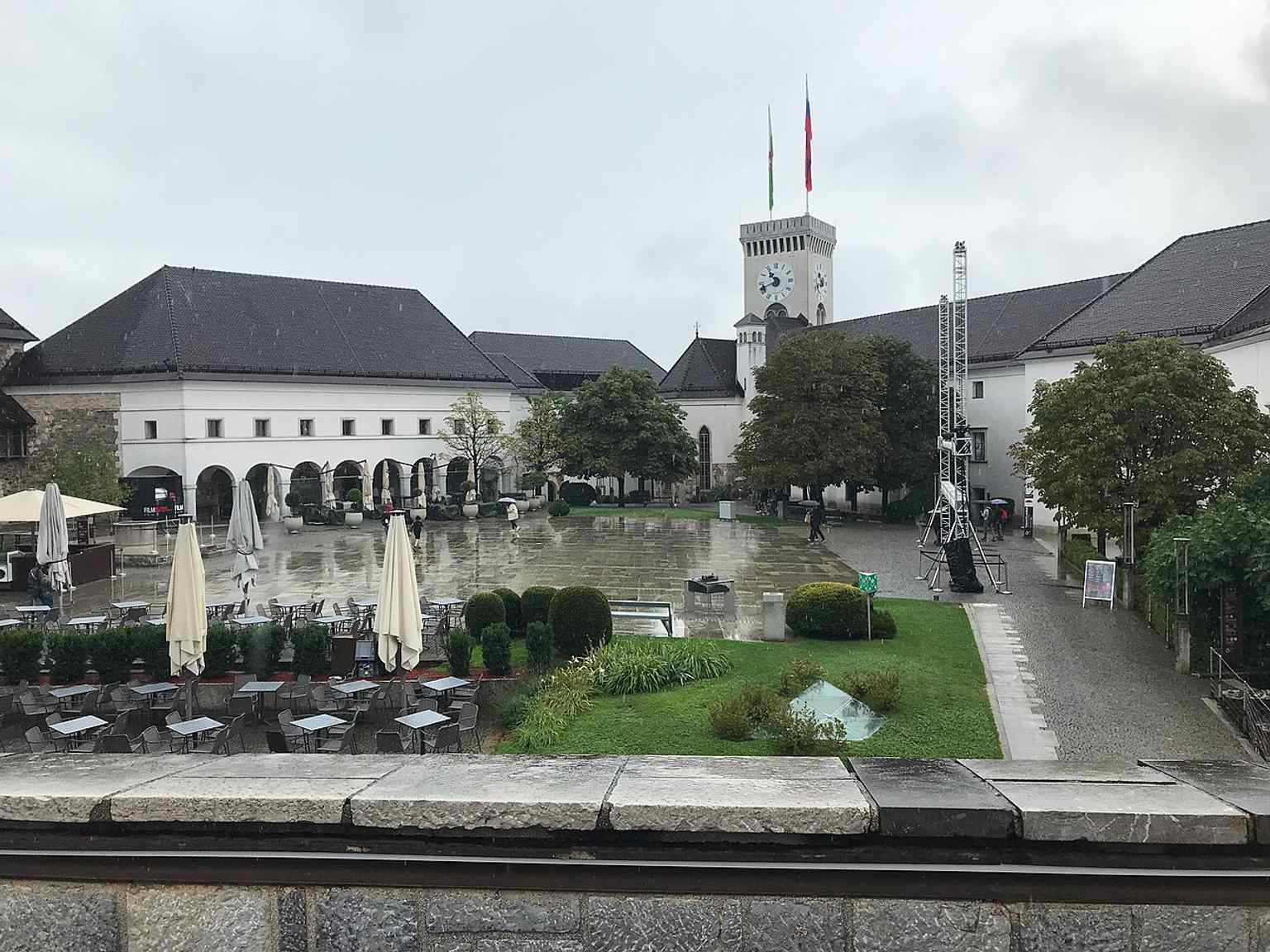 A glimpse into the castle's adaptable interior spaces, which transitioned from medieval strongholds to a military hospital, barracks, and even a notorious prison in the 19th century.