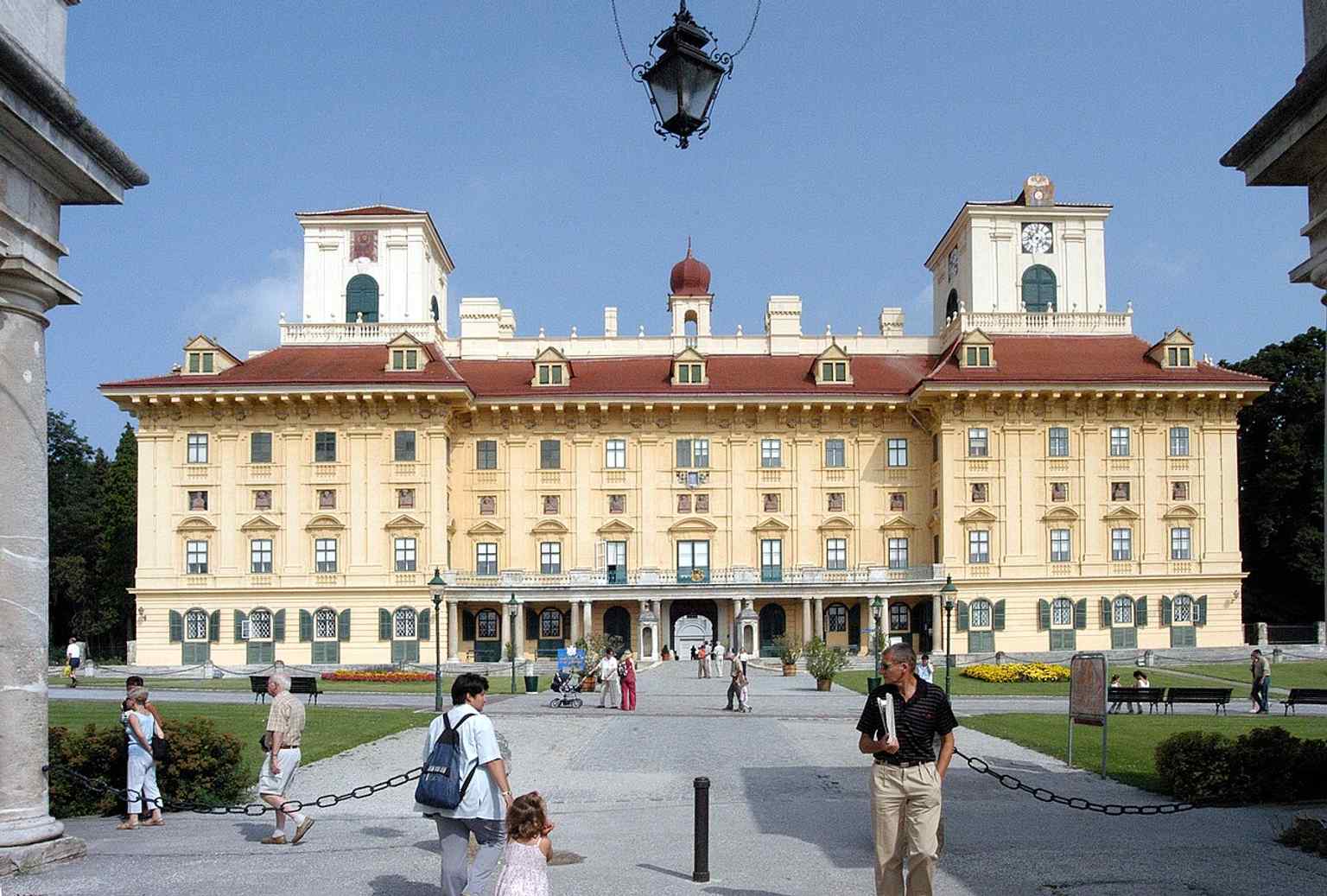 An earlier view from 2003, documenting the palace before the most recent restoration campaigns.