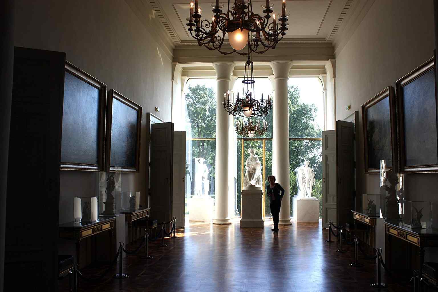 The passage hall shows how the palace’s circulation spaces were adapted during the classical redesign.