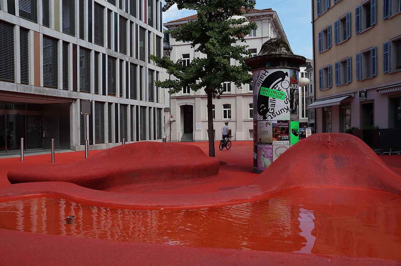 An open view of the public plaza shows how the different zones flow into one another like areas of a lounge.