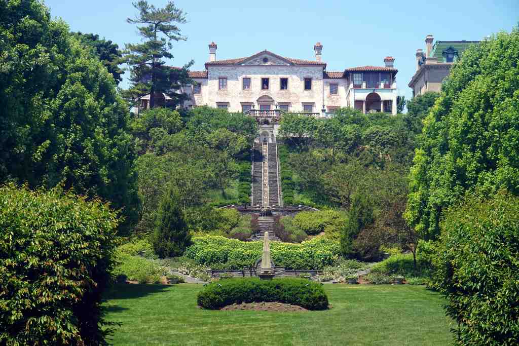Villa Terrace Museum & Gardens