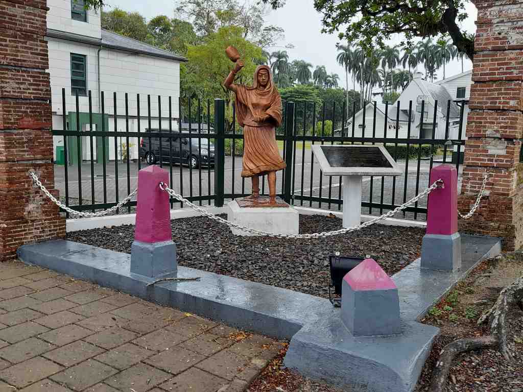 Statue of Janey Tetary