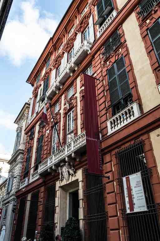Genoa Audio Tour: Palaces, Piazzas, and Hidden Legends