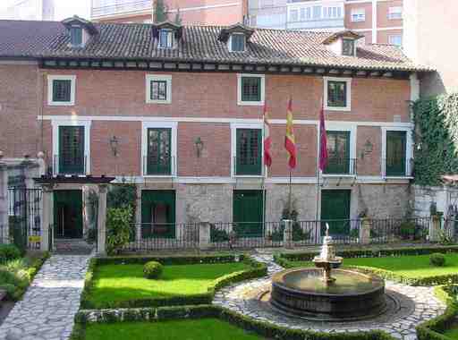 Valladolid Highlights Audio Tour: Royal Heritage and Artistic Treasures