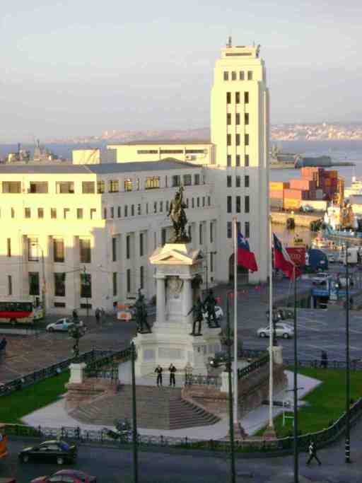 Valparaíso Highlights Audio Tour: Bohemian Hills and Port History