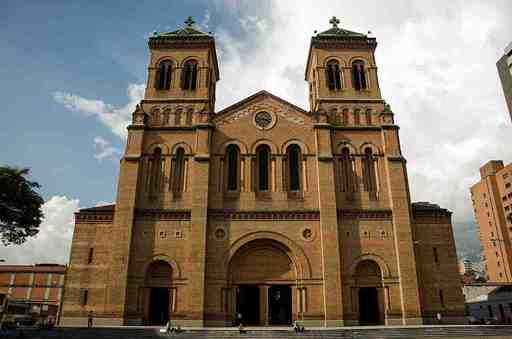 Medellin Highlights Audio Tour: Heart of Eternal Spring Landmarks