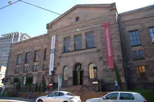 Oslo Audio Tour: Stories from Cathedrals, Courtrooms & Creative Hearts