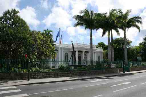 Saint-Denis Highlights Audio Tour: Cultural and Colonial Heritage